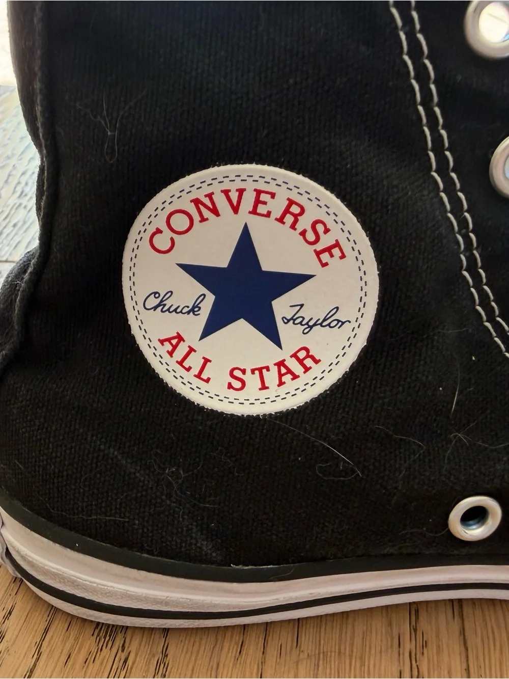 Converse Chuck Taylor All Star Kids High Top Sneakers in Black and White Sz 2.5